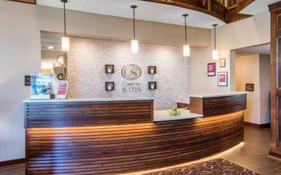 Photo 4 - Comfort Suites Linn County