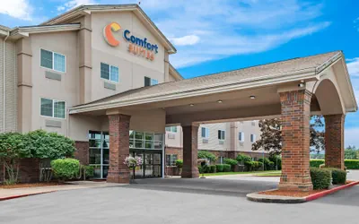 Photo 2 - Comfort Suites Linn County