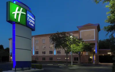 Holiday Inn Express Suites Plant City by IHG