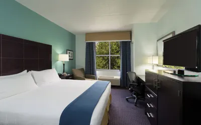 Photo 4 - Holiday Inn Express Suites Plant City by IHG