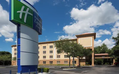 Photo 2 - Holiday Inn Express Suites Plant City by IHG