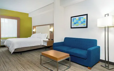 Photo 5 - Holiday Inn Express & Suites Naples North - Bonita Springs by IHG