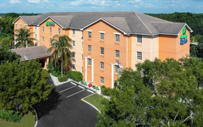 Holiday Inn Express & Suites Naples North - Bonita Springs by IHG