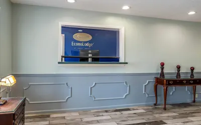 Photo 3 - Econo Lodge Tupelo Barnes Crossing