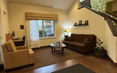 Photo 2 - SureStay by Best Western Roseburg