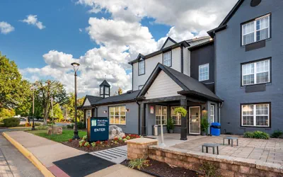 Photo 2 - MainStay Suites Sterling near Dulles Town Center