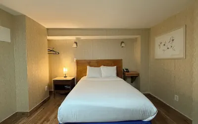 Photo 3 - Windsor Inn Hotel