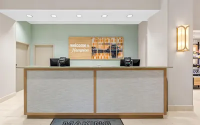 Photo 5 - Hampton Inn & Suites St. Petersburg/Downtown