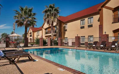 Photo 2 - Best Western Inn & Suites - Lake Charles