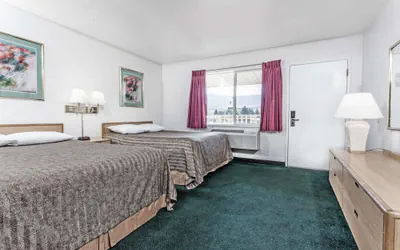 Photo 4 - Travelodge by Wyndham La Grande