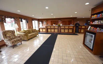 Photo 3 - Crown Choice Inn & Suites Lakeview & Waterpark