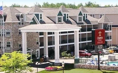 Photo 2 - Crown Choice Inn & Suites Lakeview & Waterpark