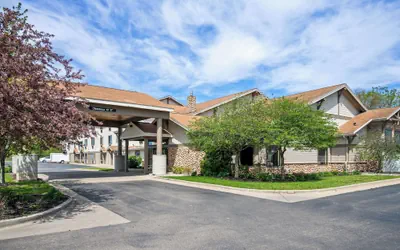 Photo 2 - White Pines Inn & Suites