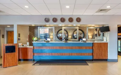 Photo 3 - Comfort Inn & Suites Logan International Airport