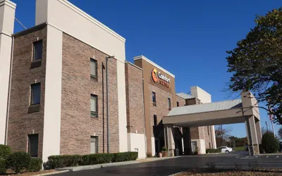 Photo 2 - Comfort Suites Crossville