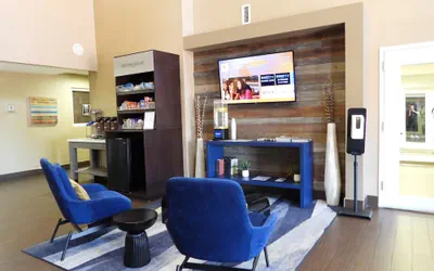 Photo 4 - Comfort Suites Crossville