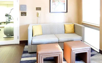 Photo 5 - Comfort Suites Crossville