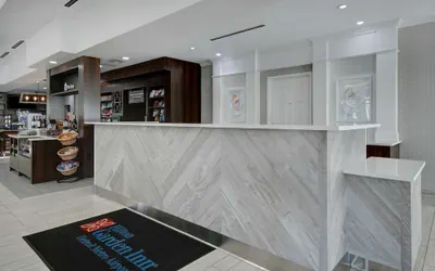 Photo 4 - Hilton Garden Inn Detroit Metro Airport