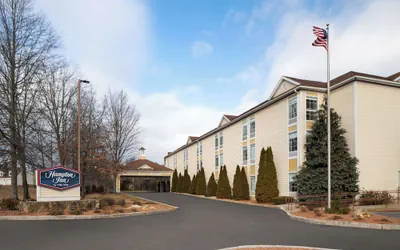 Photo 2 - Hampton Inn Sturbridge