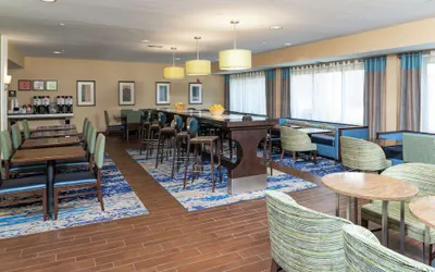 Photo 5 - Hampton Inn East Lansing