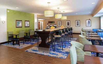 Photo 4 - Hampton Inn East Lansing
