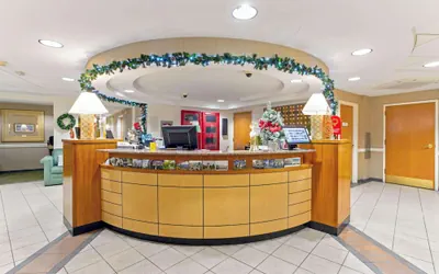 Photo 5 - La Quinta Inn & Suites by Wyndham Boston Somerville