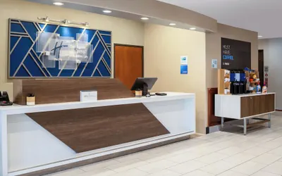 Photo 2 - Holiday Inn Express Vancouver North - Salmon Creek by IHG