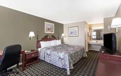 Photo 3 - Days Inn by Wyndham Lenoir City