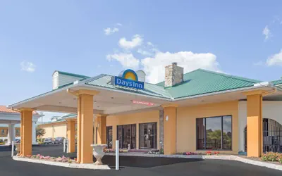 Photo 2 - Days Inn by Wyndham Lenoir City