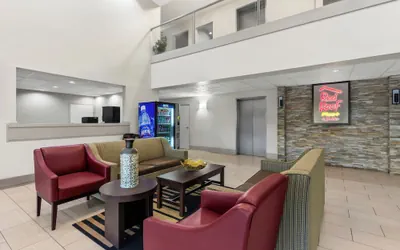 Photo 2 - Red Roof Inn PLUS+ & Suites Atlanta Airport South