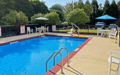 Photo 2 - Comfort Suites Salisbury I-85
