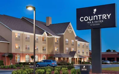 Photo 2 - Country Inn & Suites by Radisson, Warner Robins, GA
