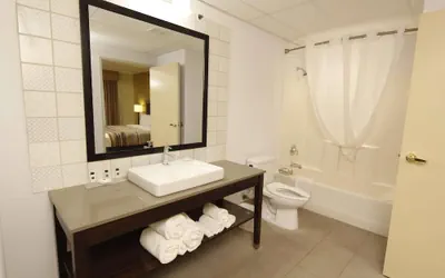Photo 4 - Country Inn & Suites by Radisson, Crystal Lake, IL
