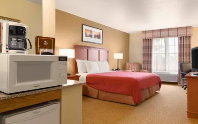 Photo 4 - Country Inn & Suites by Radisson, Sycamore, IL