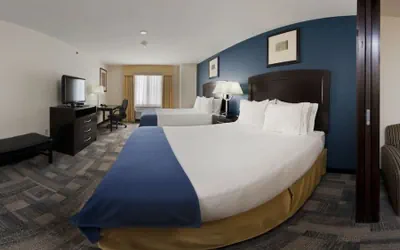 Photo 3 - Holiday Inn Express & Suites Pekin (Peoria Area) by IHG