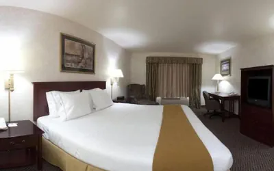 Photo 5 - Holiday Inn Express Hotel & Suites Fort Atkinson by IHG