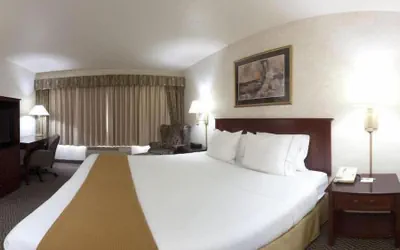 Photo 4 - Holiday Inn Express Hotel & Suites Fort Atkinson by IHG