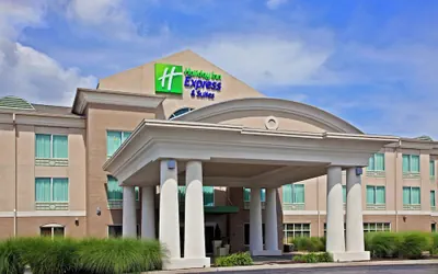 Photo 2 - Holiday Inn Express Hotel & Suites Greenwood by IHG