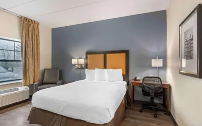 Photo 2 - Studio 6 Corporate Extended Stay Chicago Lisle IL