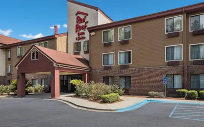 Photo 2 - Red Roof Inn & Suites Savannah Airport