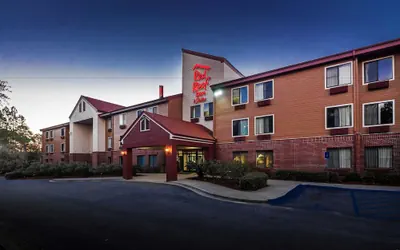 Red Roof Inn & Suites Savannah Airport