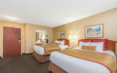 Photo 4 - Lancaster Suites
