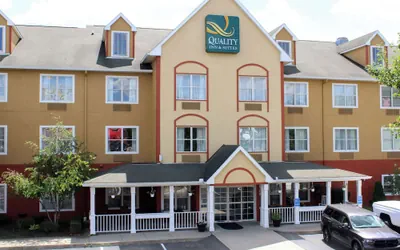 Photo 2 - Quality Inn & Suites Cincinnati Sharonville