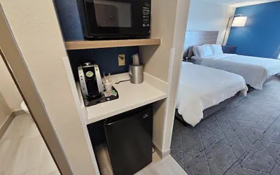Photo 5 - Holiday Inn Express Hotel & Suites Cincinnati-Blue Ash by IHG