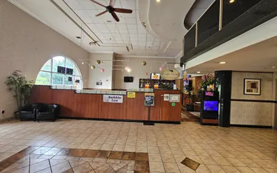Photo 3 - Ramada by Wyndham SeaTac Airport