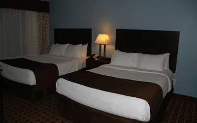Photo 5 - SureStay Plus Hotel by Best Western Coralville Iowa City
