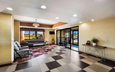 Photo 2 - Quality Inn Des Moines North