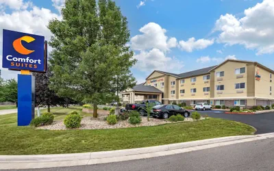 Photo 2 - Comfort Suites Elkhart North