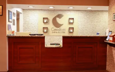 Photo 3 - Comfort Inn & Suites Dayton Northwest - Englewood