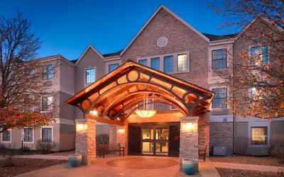 Photo 2 - Staybridge Suites Downtown Peoria by IHG